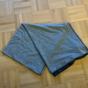 Blue striped lululemon vinyasa scarf